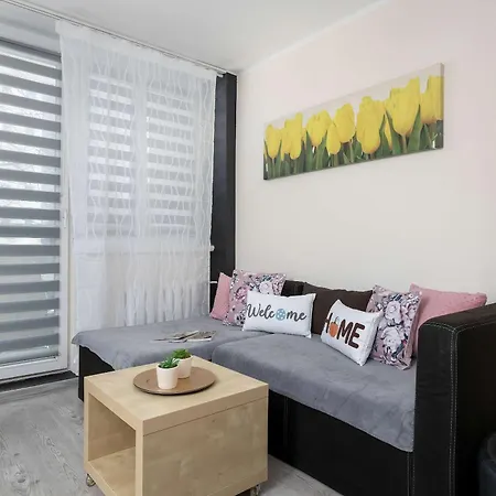 Apartmán Charming With Balcony In By Renters Katovice