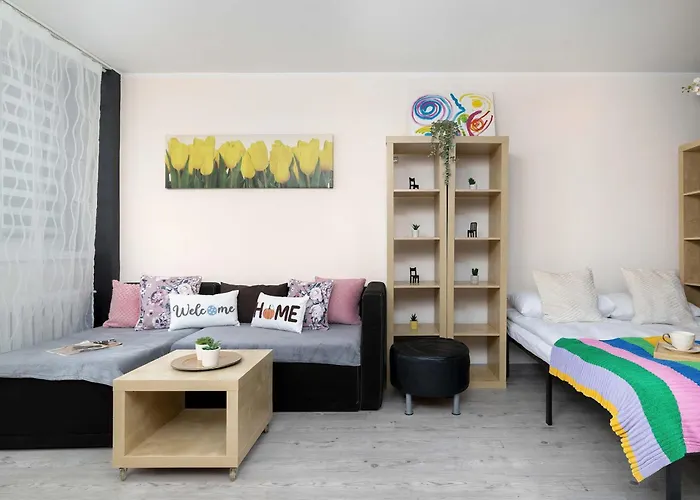 Charming With Balcony In By Renters *