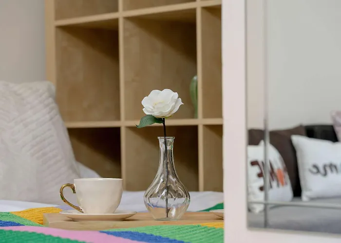 Charming With Balcony In By Renters *