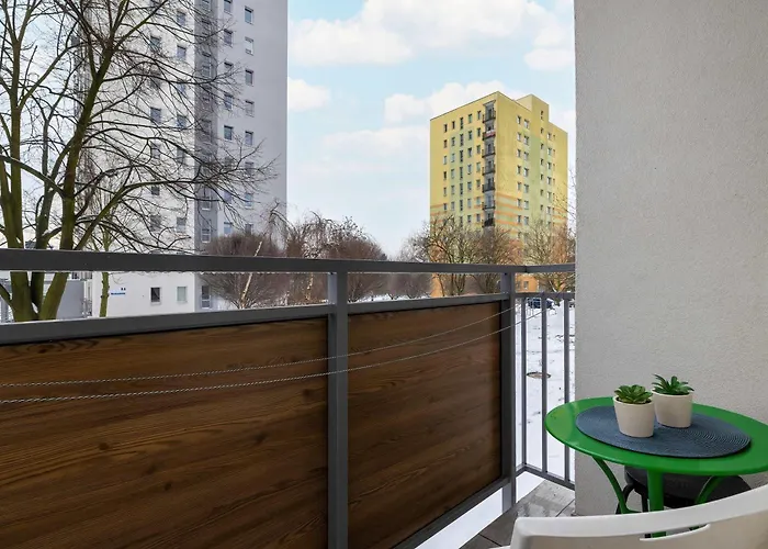 Charming With Balcony In By Renters *